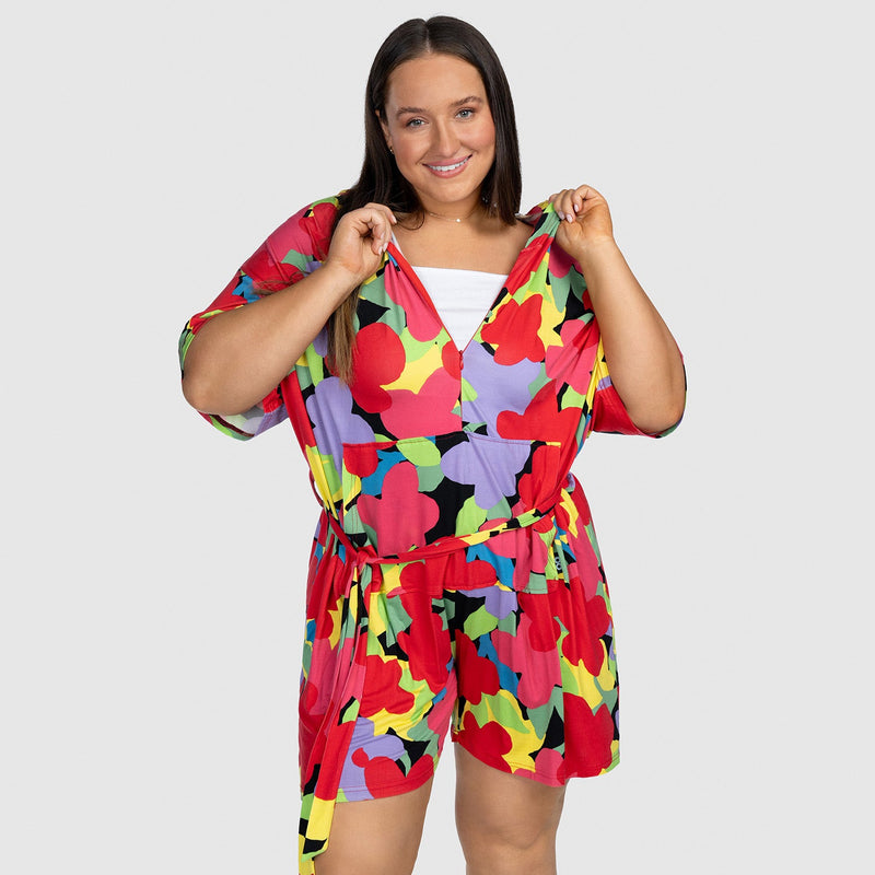 size: Eliza Smith is 168cm wearing a size L/XL