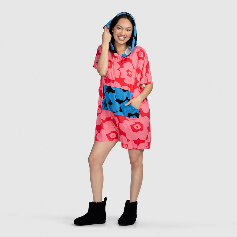 size: Cait Lin is 175cm wearing a size S/M