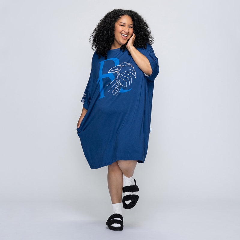 size: Aisha is 161cm wearing a size S/XL