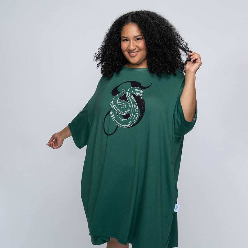 size: Aisha is 161cm wearing a size S/XL