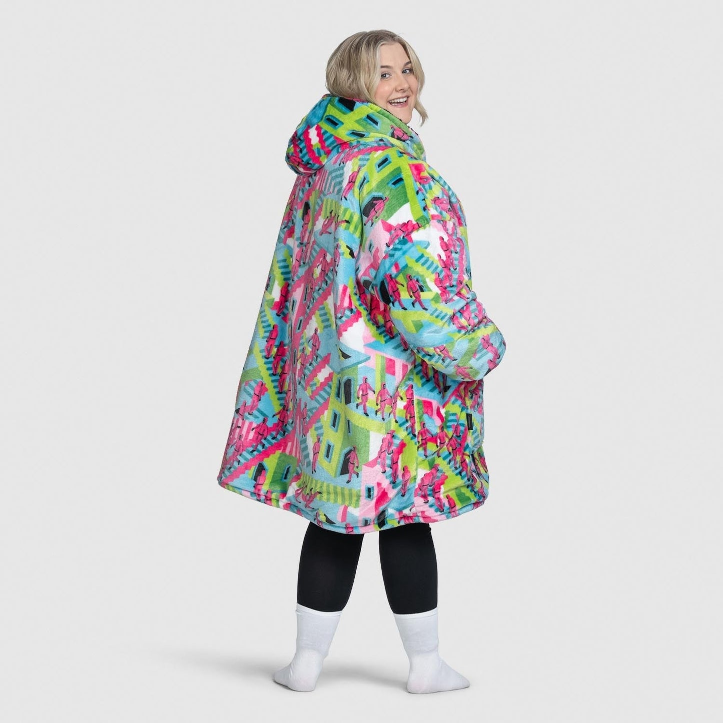 size: Montana is 165cm wearing a size OOD