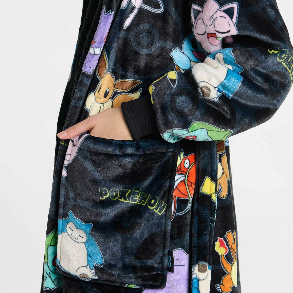 size: Ailene is 178cm wearing a S/M
