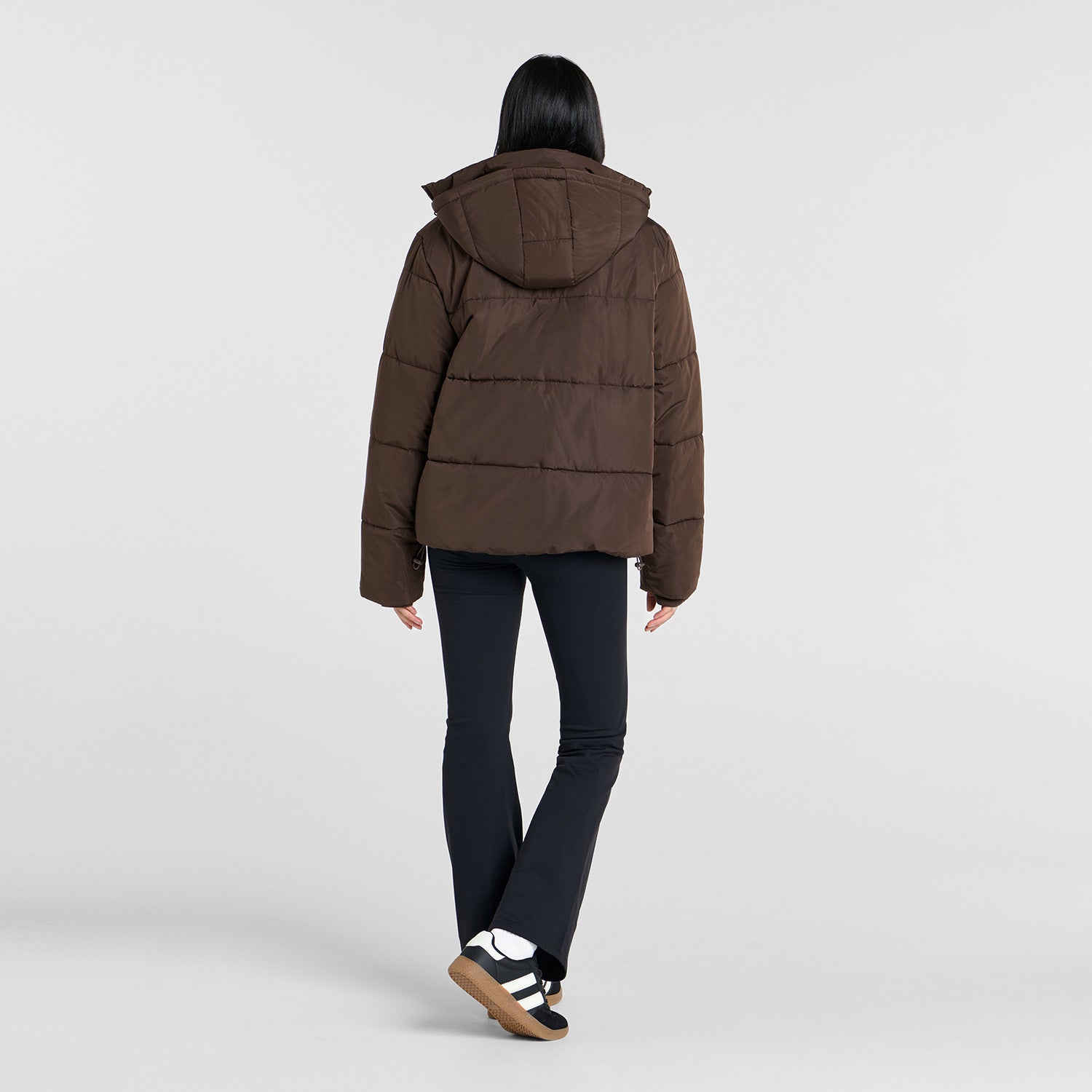 size: Ailene is 178cm wearing a size S/M
