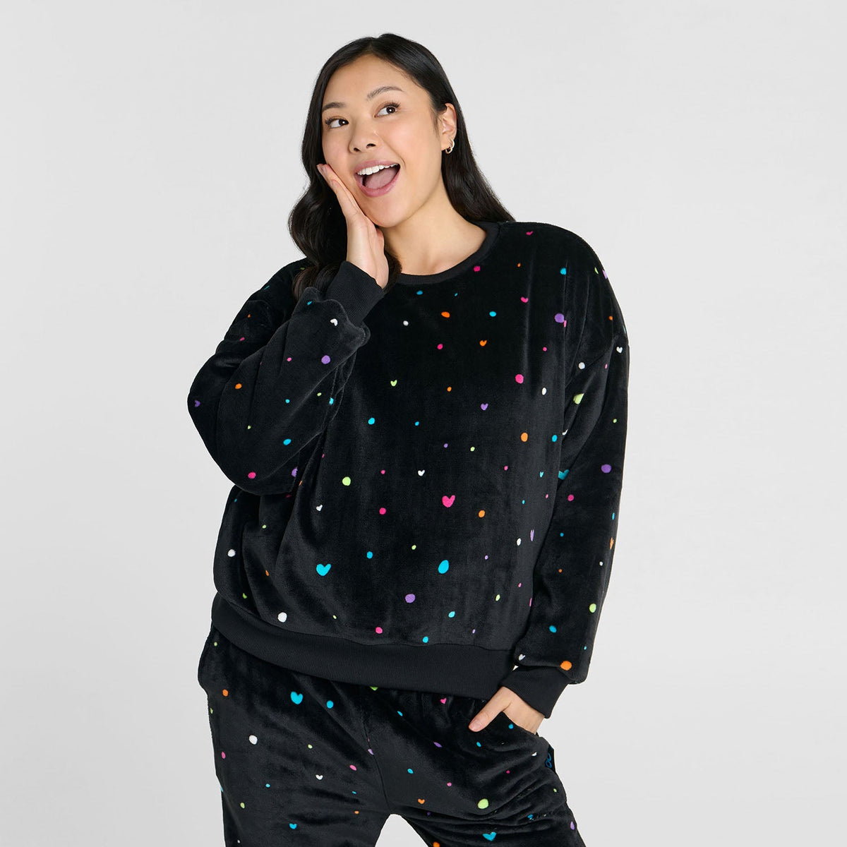 size: Ailene is 178cm wearing a size S/M