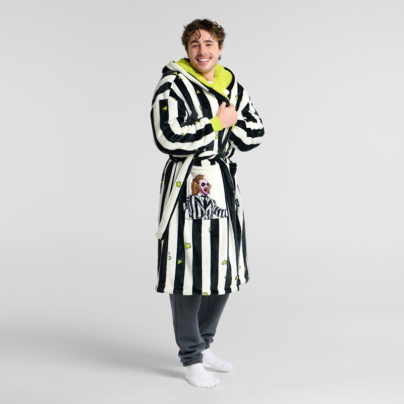 size: Cole is 183cm wearing a size L/XL