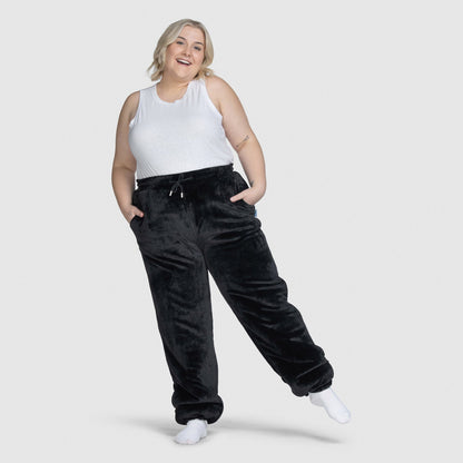 size: Montana is 165cm wearing a size 4XL/5XL