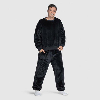 size: Jake is 191cm wearing a size 4XL/5XL