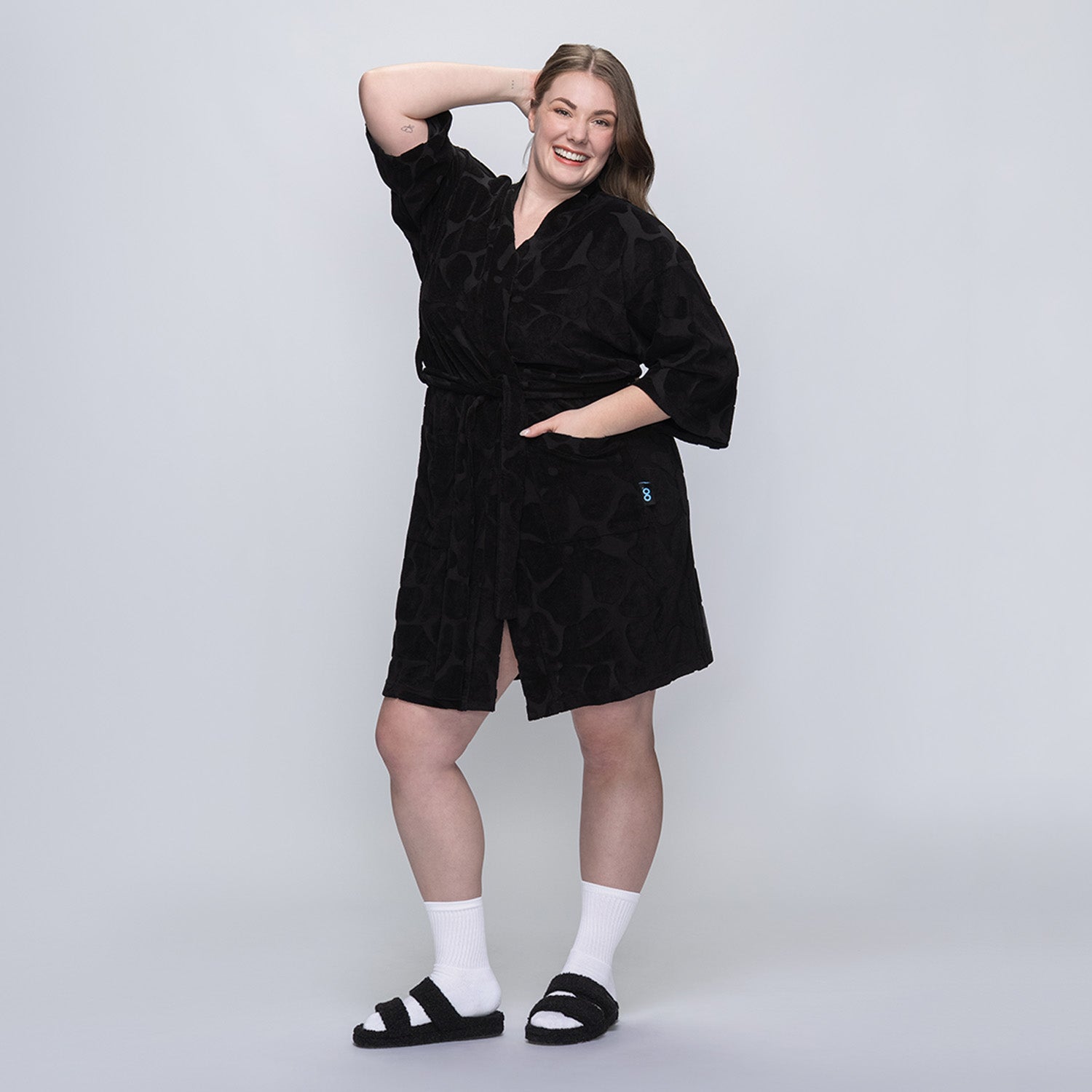 size: Tayla is 169cm wearing a size L/XL
