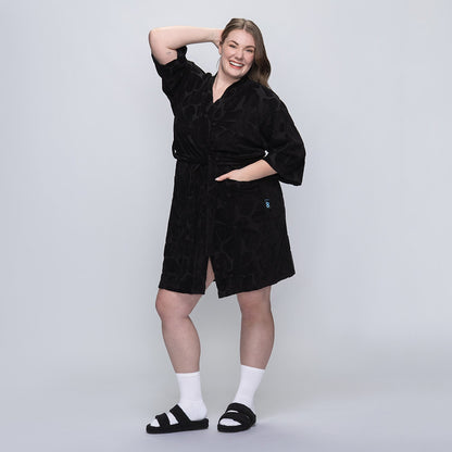 size: Tayla is 169cm wearing a size L/XL