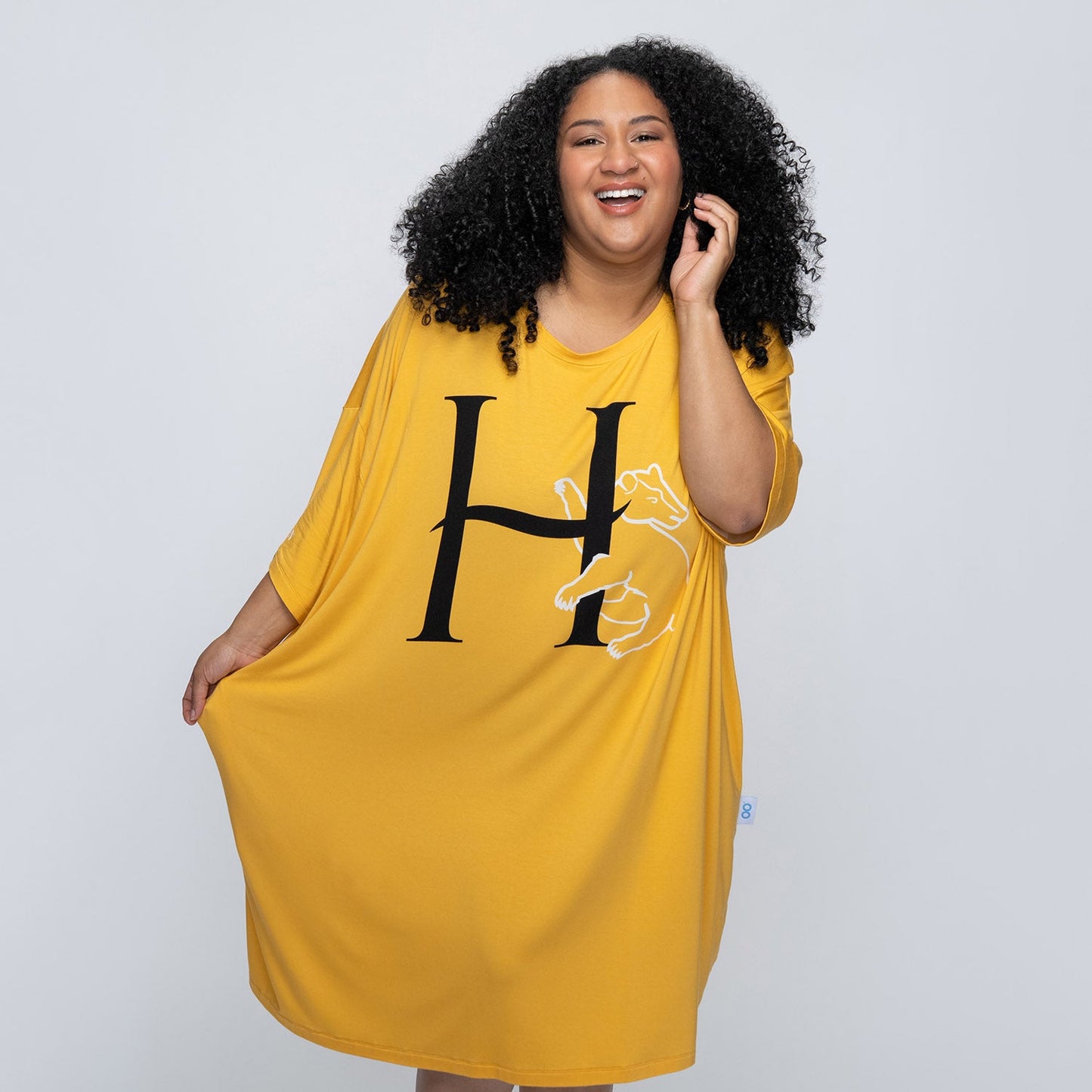 size: Aisha is 161cm wearing a size S/XL