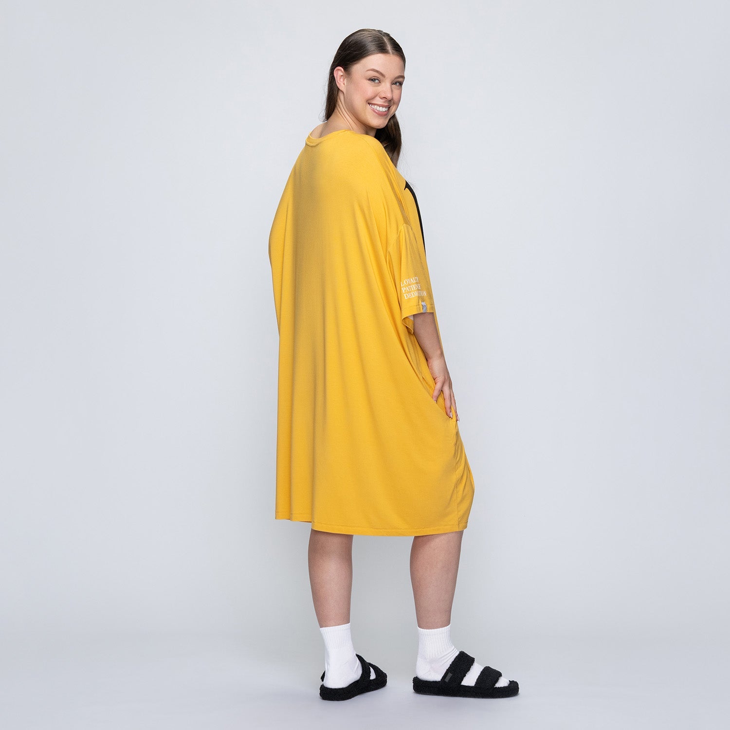 size: Mackenzie is 170cm wearing a size S/XL
