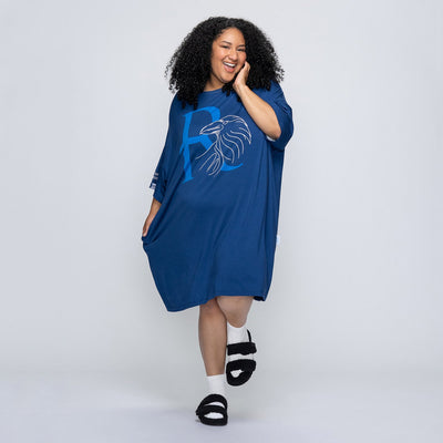 size: Aisha is 161cm wearing a size S/XL