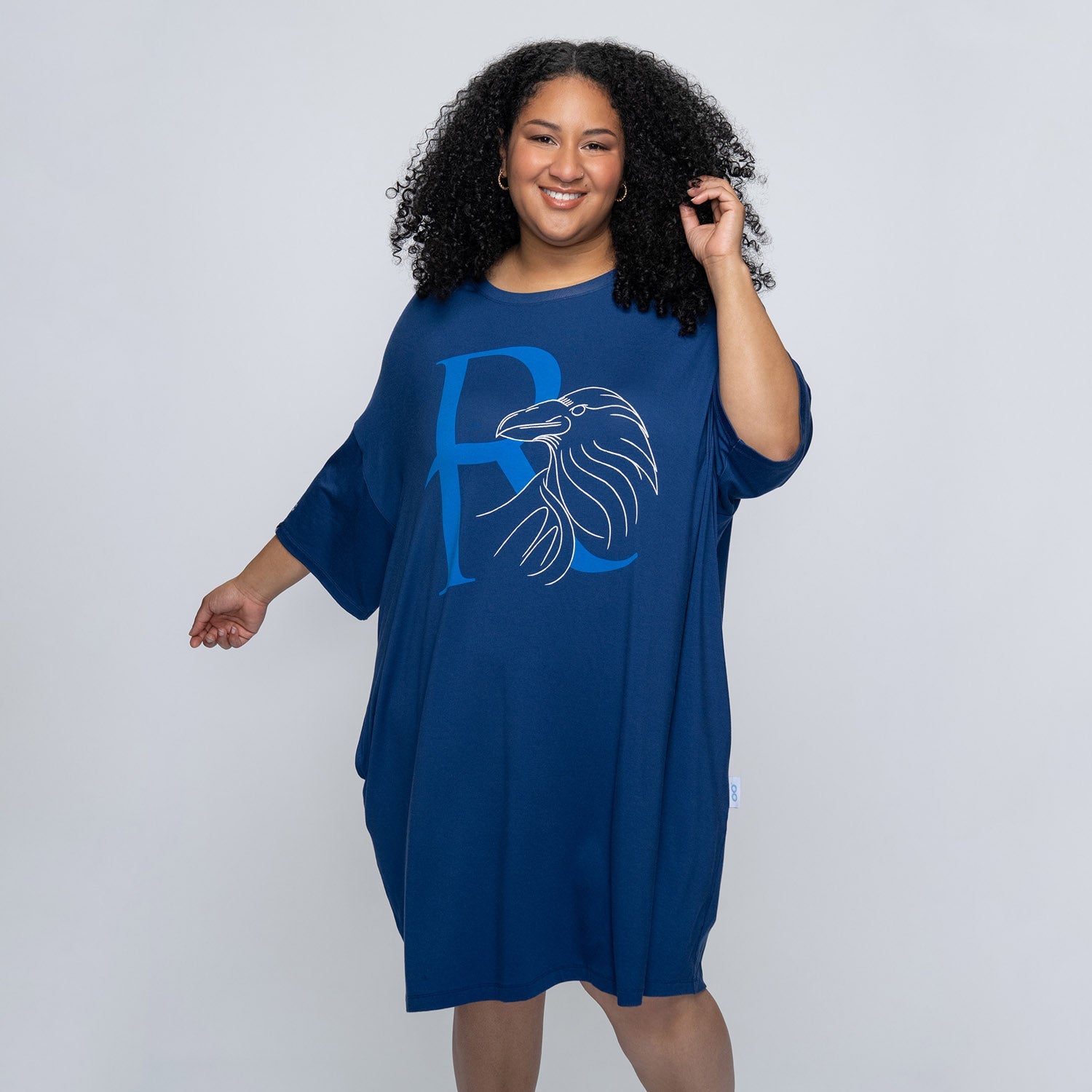 size: Aisha is 161cm wearing a size S/XL