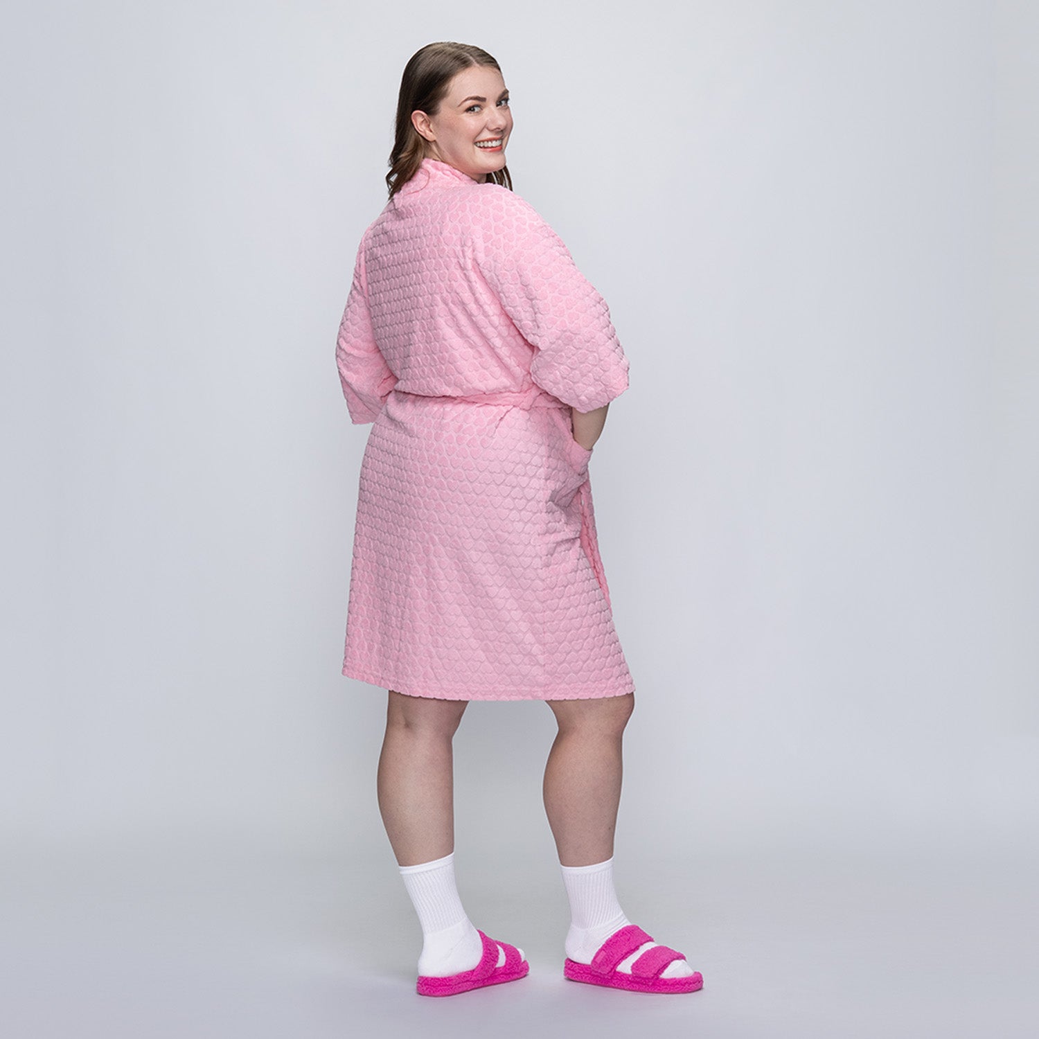 size: Tayla is 169cm wearing a size L/XL