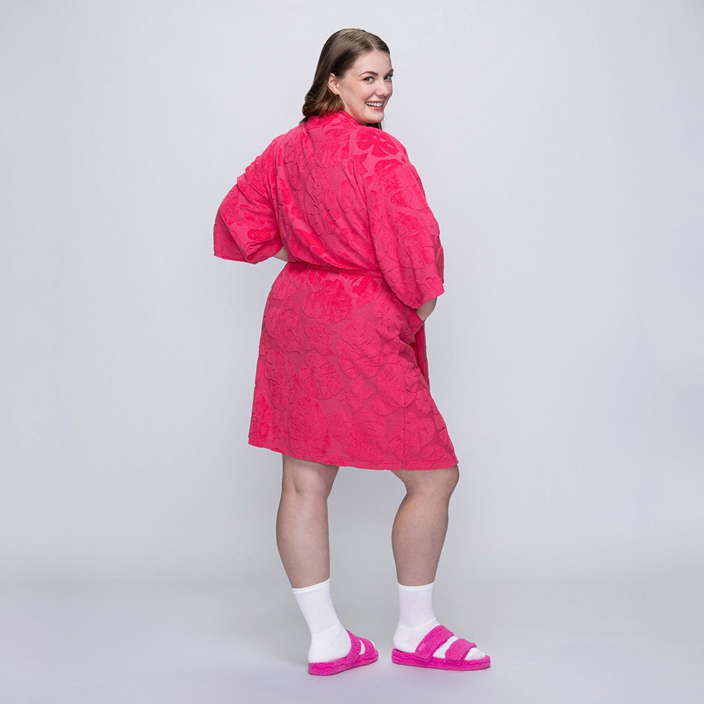 size: Tayla is 169cm wearing a size L/XL