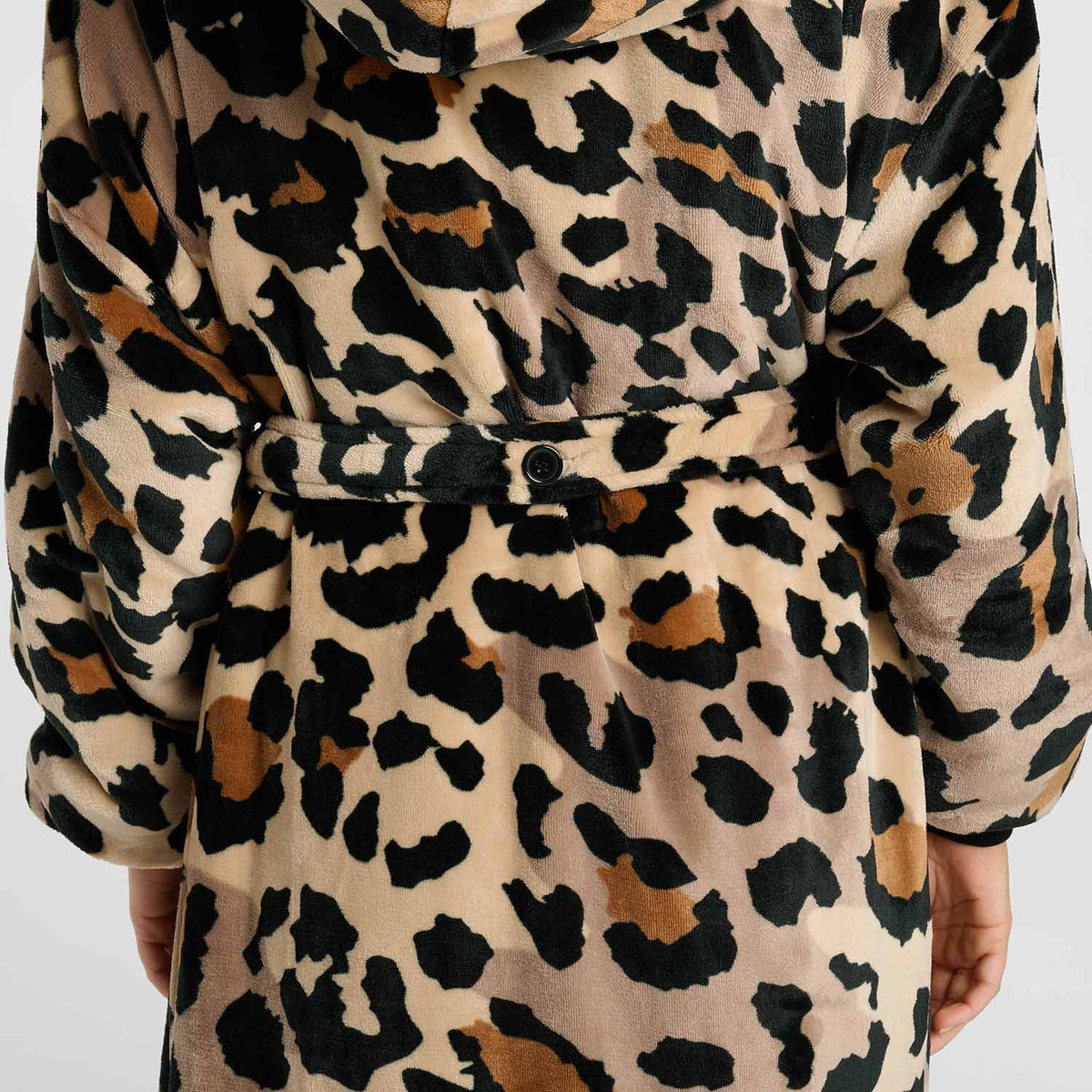 size: Milla is 179cm wearing a size S/M