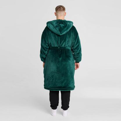 size: Riley is 182cm wearing a size L/XL
