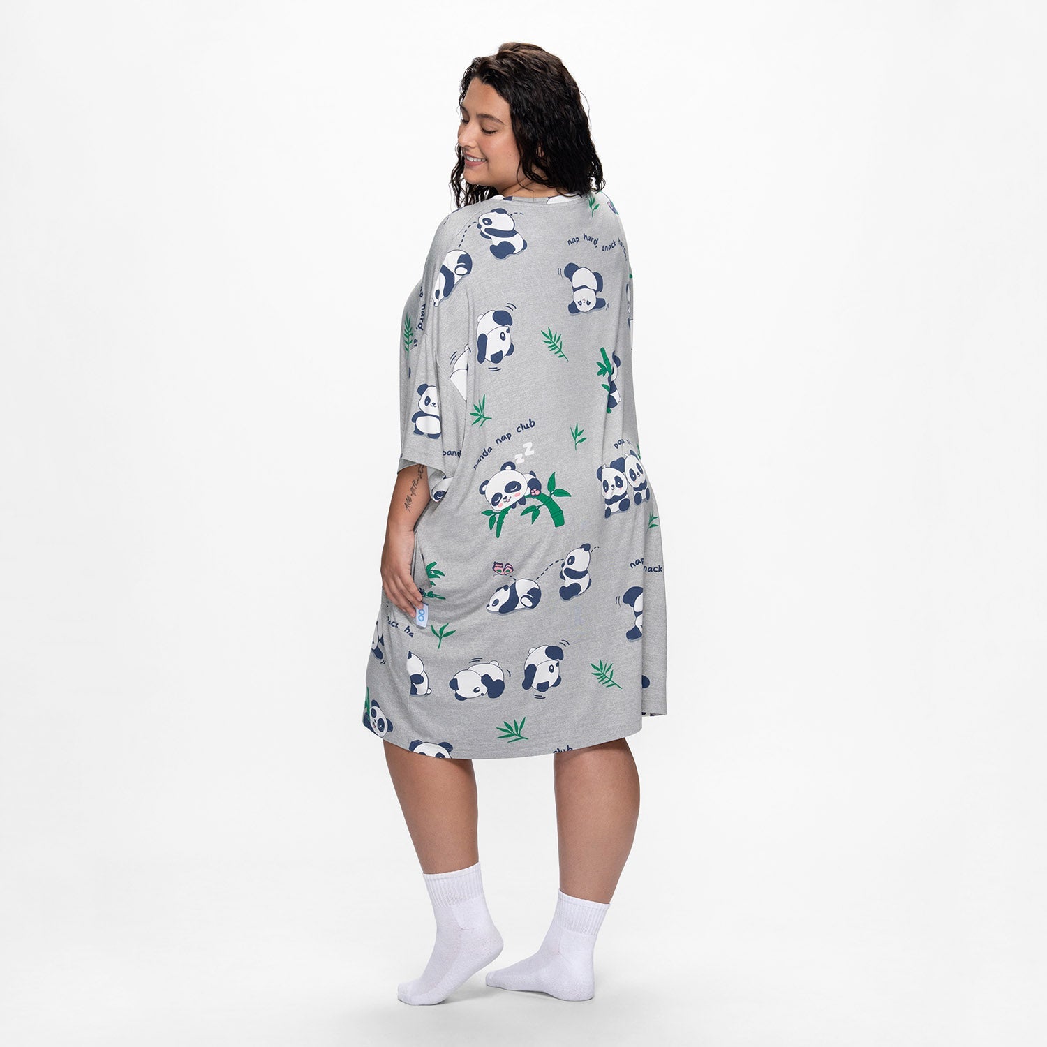 size: Aaliyah is 183cm wearing a size OSFM