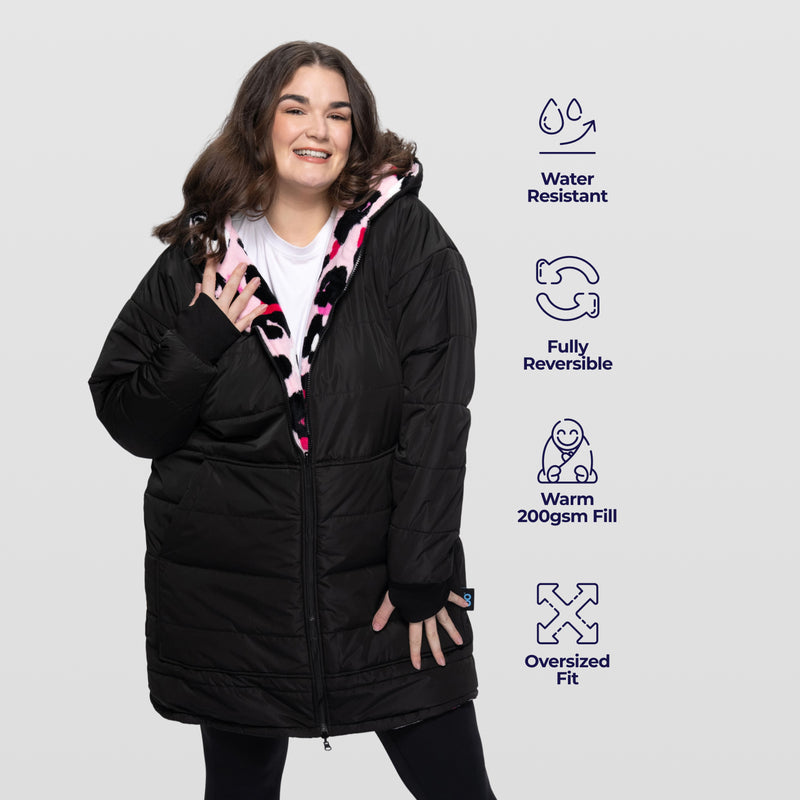 size: Claudia is 173cm wearing a size L/XL