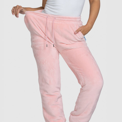 size: Mia is 170cm wearing a size S/M