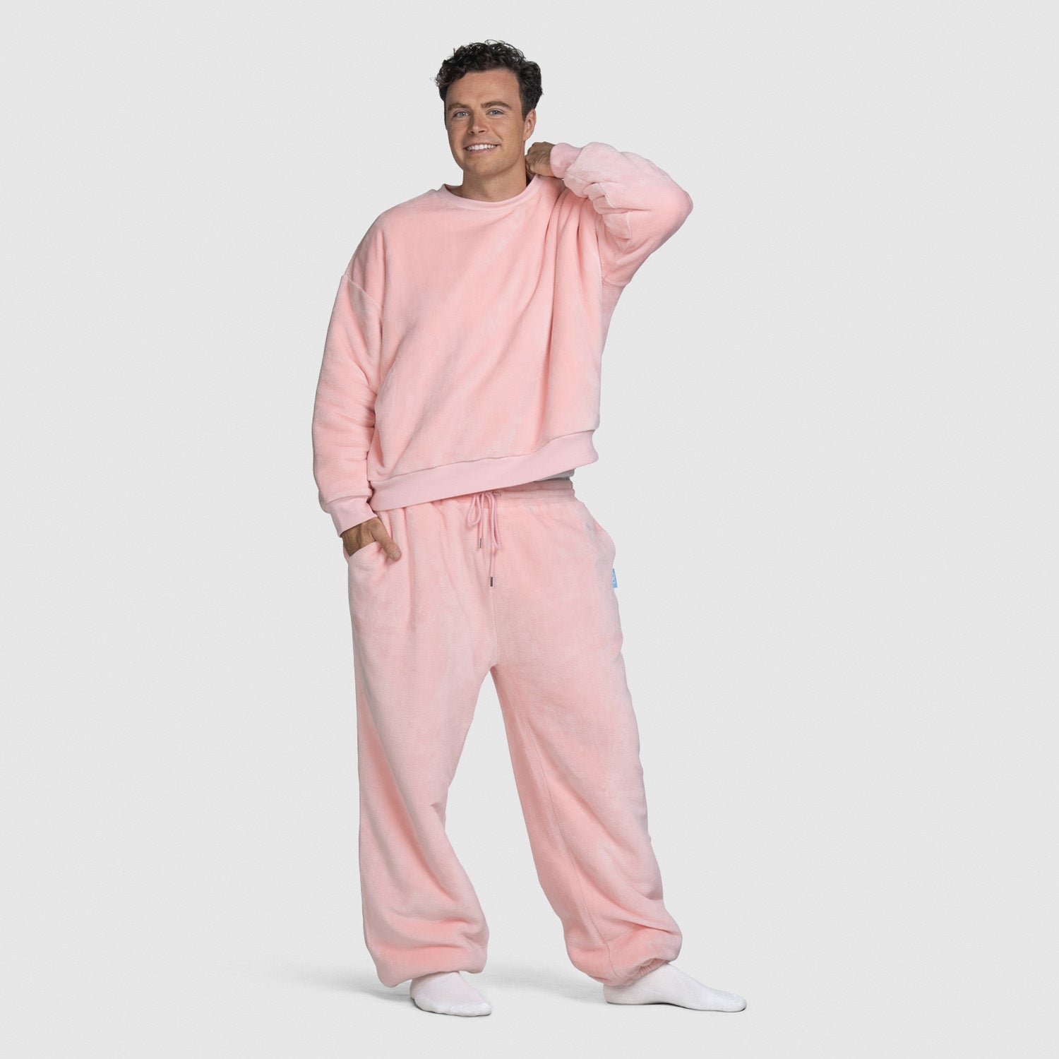 size: Jake is 191cm wearing a size 4XL/5XL