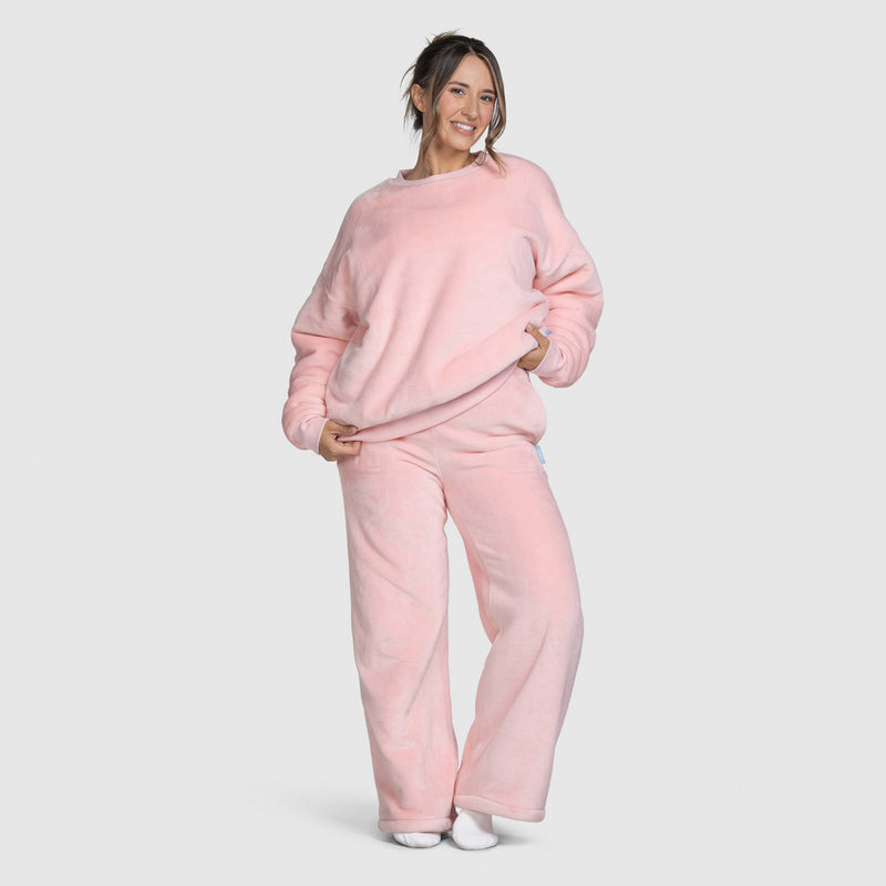 size: Mia is 170cm wearing a size S/M