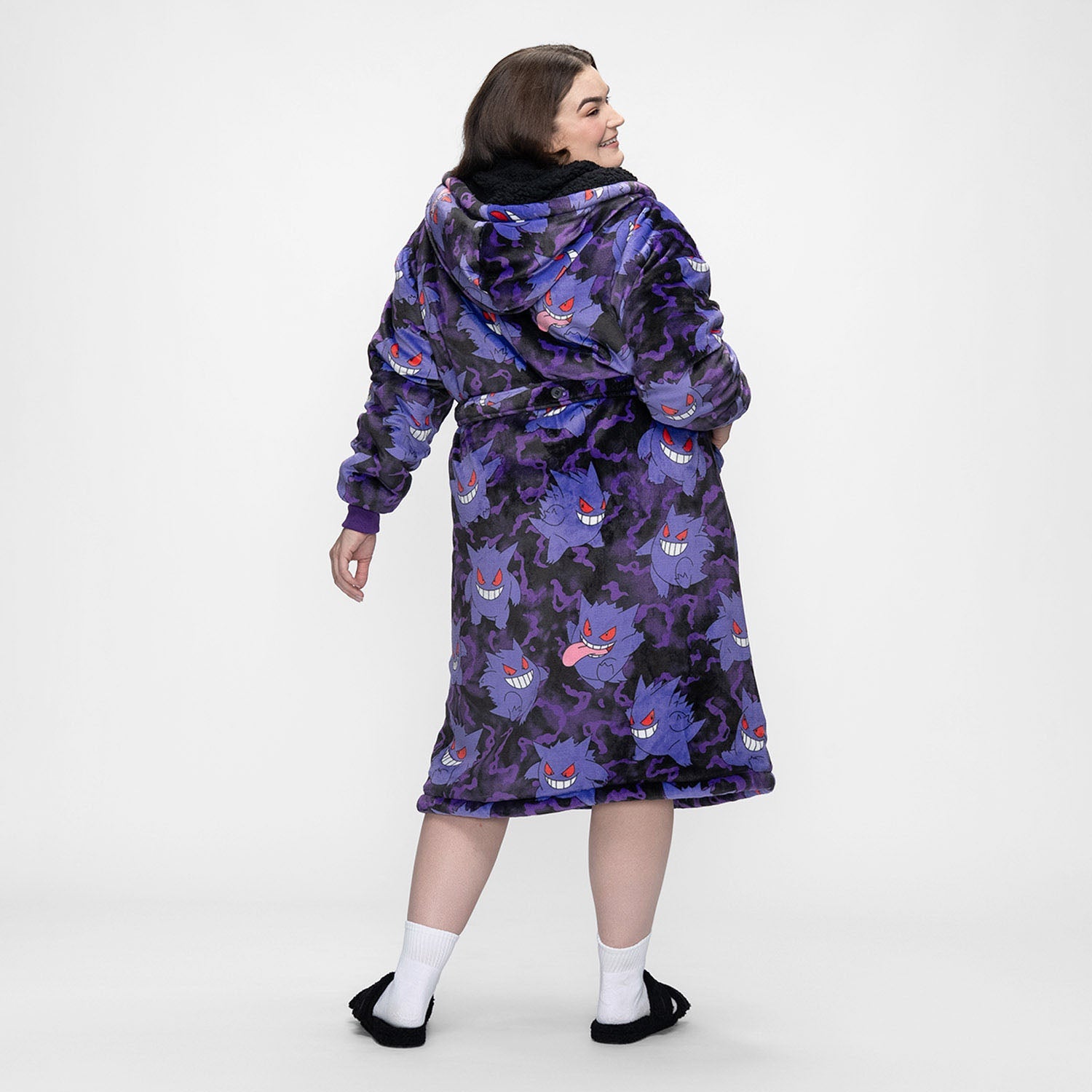 size: Claudia is 173cm wearing a size L/XL