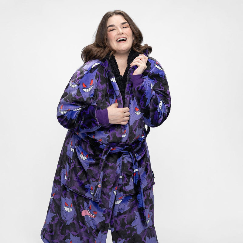 size: Claudia is 173cm wearing a size L/XL