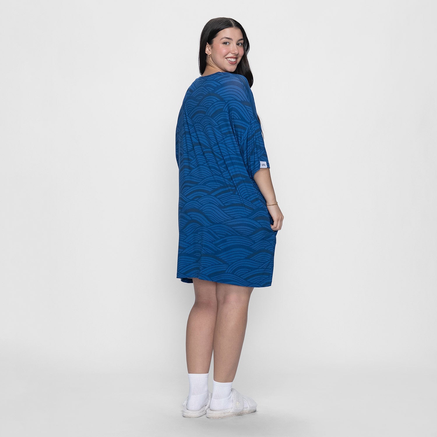 size: Sharnaya is 163cm wearing a size S/M
