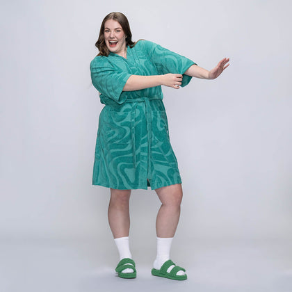 size: Tayla is 169cm wearing a size L/XL