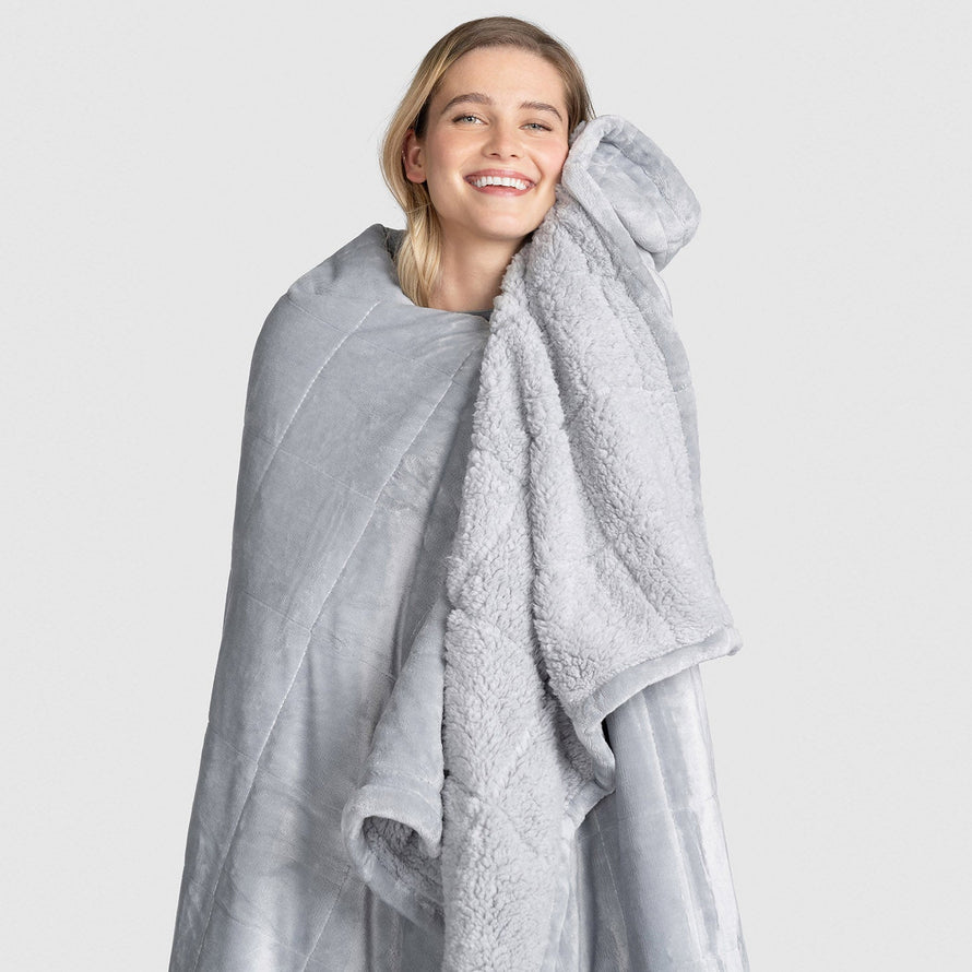 The Oodie Light Grey Blanket – The Oodie EU